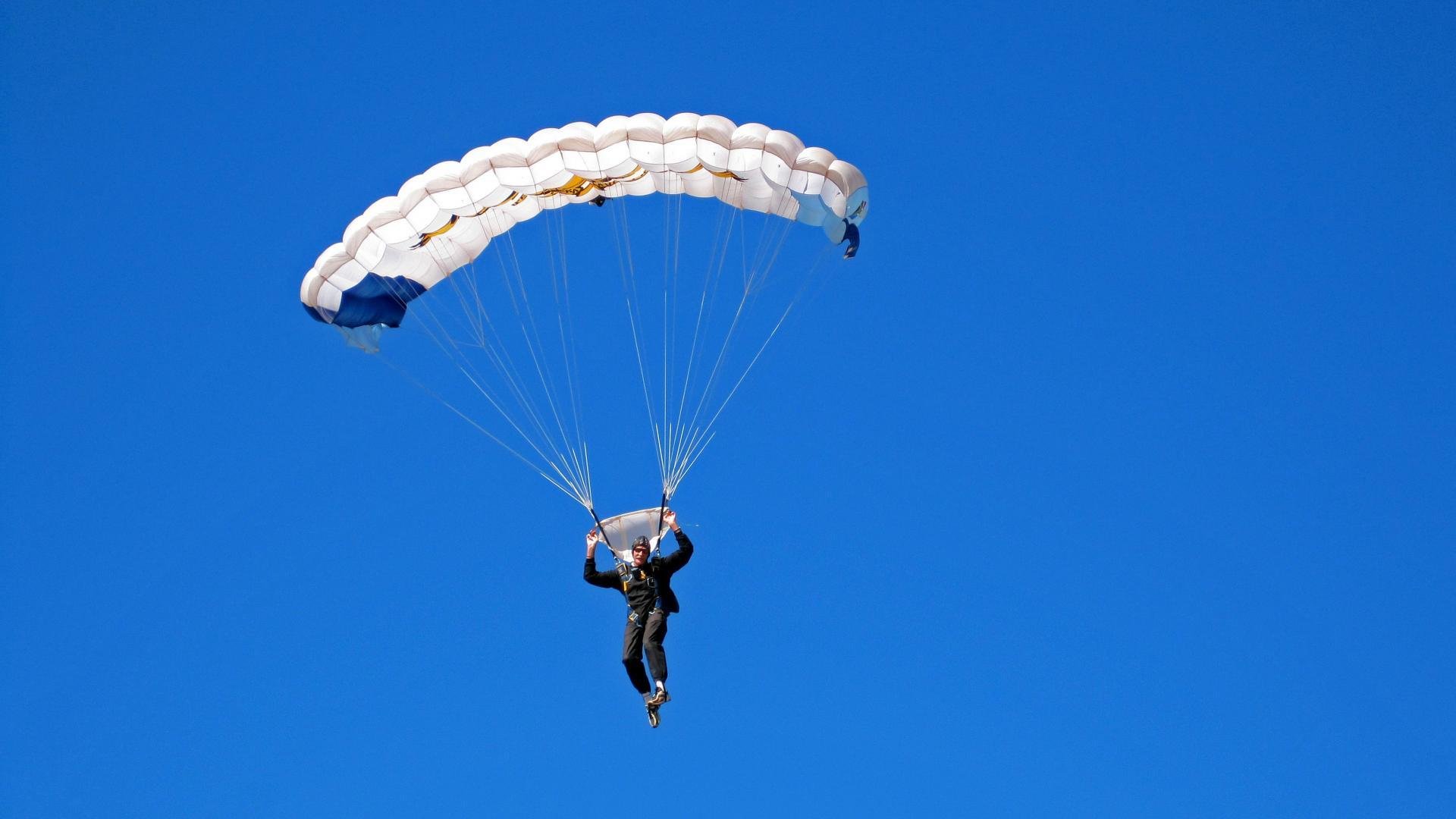 场上战术：不同球队的打法对抗分析，球队战术怎么设置
